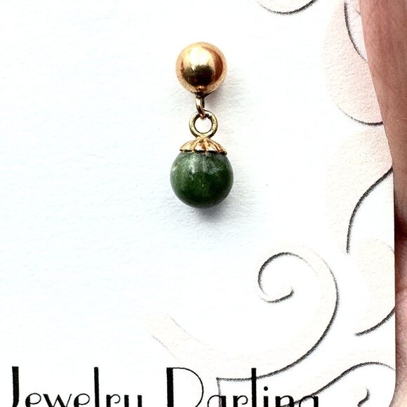 14K Yellow Gold Womens Earrings Pierced Green Jade Stud Gift for Her - Picture 3 of 3